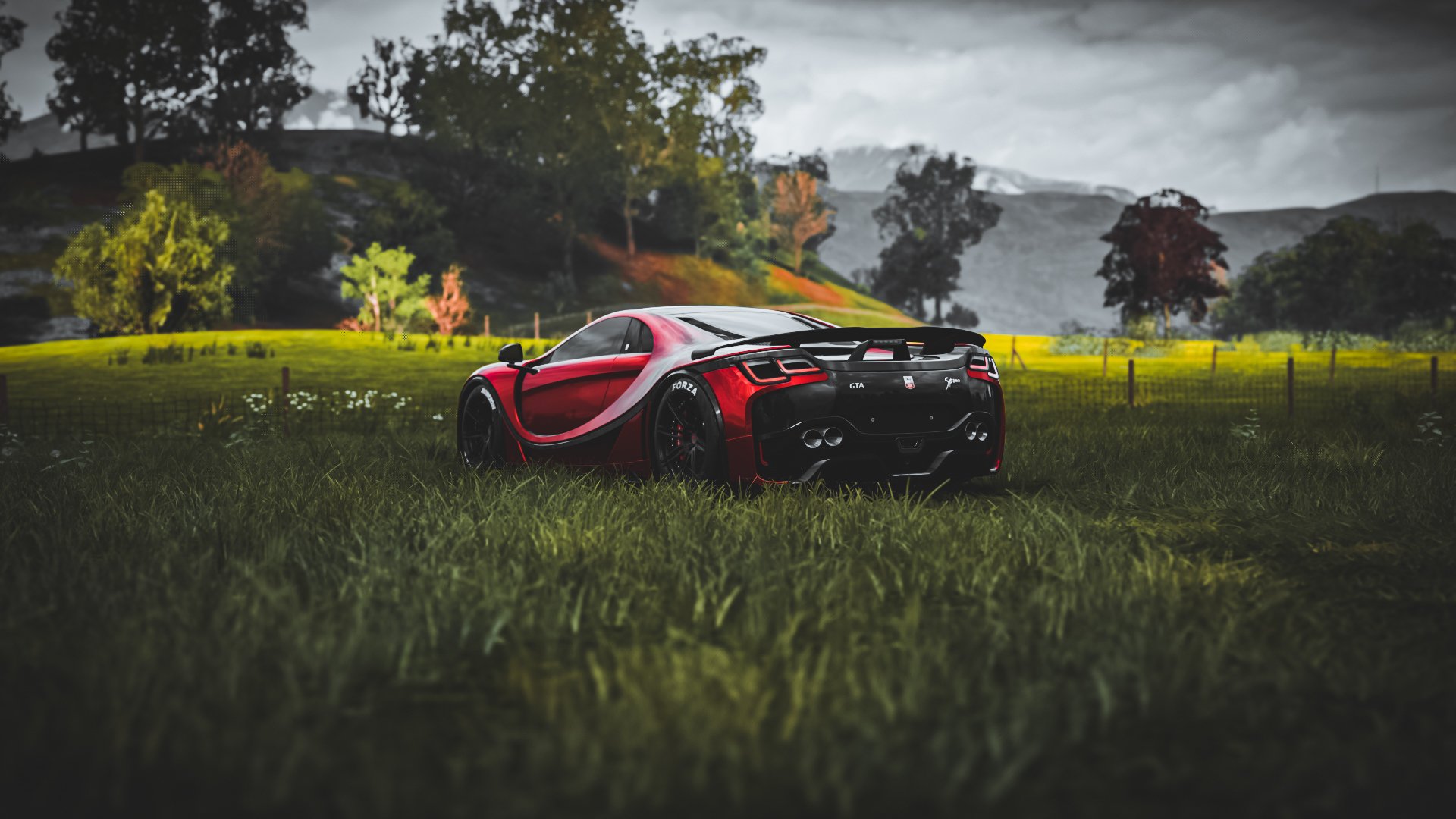 “飞盘：三叉湖田径场上的空中激情与极限对抗”